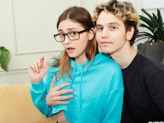 Μεγάλος κώλος, Μεγάλος πούτσος, Πίπα, Μελαχροινή, Σε στάση σκύλου στα τέσσερα, Φυσικά βυζιά, Έφηβος, Βυζιά