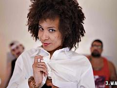 아기, 흑인, 오랄섹스, 사정 샷, 에보니, 핸드잡, 다른 인종간의, 쓰리섬