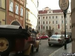 Cumizás, Nagyi, Érett koros, Természetes mellek, Valóság, Vöröshajú