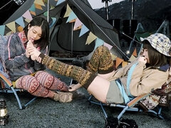 Asiático, Pareja, Fetiche de pies, Japonés, Lesbiana, Al aire libre, Calcetines