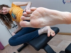 Petite Gym Girl with Sexy Big Feet