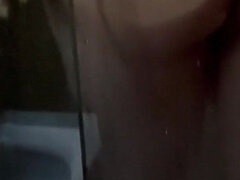 Salle de bains, Transsexuelle