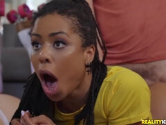 Blondýna, Kuřba, Brunetka, Dávení penisem, Latinské, Výprask, Drobounká, Pička