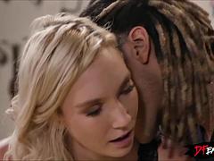 Grosse bite, Noire, Sucer une bite, Noir ébène, Hard, Interracial, Actrice du porno, Rasée