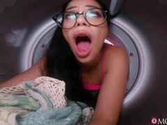 Hatalmas hátsó, Monumentális dákó, Cumizás, Gesztenyebarna, Kutya póz, Vékony, Tini, Begyek