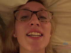 Blondýna, Creampie, Táta, Prstění, Vlasaté, Různé pohledy, Pička, Kozičky