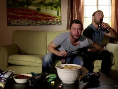 Kukk suging, Brunette, Dype svelg, Slikking, Naturlige bryster, Fitte, Røff, Pupper