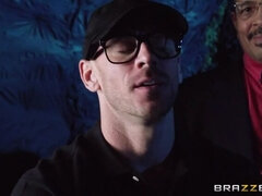 Μεγάλα βυζιά, Μαύρος, Πίπα, Μαύρος, Στο πρόσωπο, Φυσικά βυζιά, Πρώτου προσώπου, Πραγματικότητα