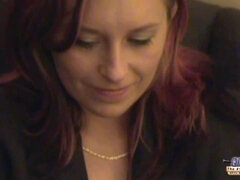 Gola profonda, Tette naturali, Rossa, Ragazza