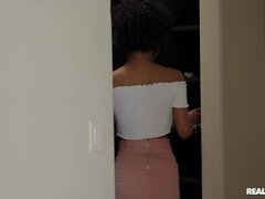 Amateur, Chambre à dormir, Sucer une bite, Tir de sperme, En levrette, Doigter, Seins naturels, Pov