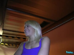 Amatoriale, Culo, Schizzo di sborra, Da dietro, Sega, Punto di vista pov, Pubblico, Terzetto