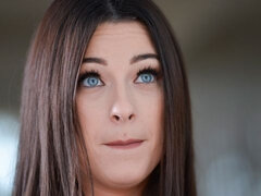 Grote mammen, Bruinharig, Likken, Masturbatie, Moeder die ik wil neuken, Kut duiken, Voorbinddildo, Tieten likken