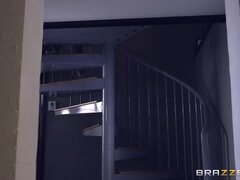 Anal, Stora tuttar, Brunett, Ebenholts, Fötter, Milf, Pov, Verklighet