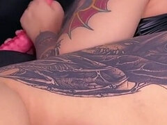 18 ans, Amateur, Gros cul, Sucer une bite, Tatouage, Adolescente