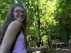 Amador amadora, Morena, Masturbação, Namorada, Óculos, Fumar, Meias, Tetas