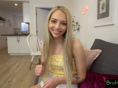 Blondine, Komme i munden, Hundestilling, Mor, Trusser, Pov, Barberet, Nederdel