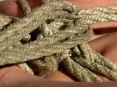 Amatőr, Tekintélyes didik, Kötözés, Gesztenyebarna, Női, Felpeckelve, Megkötözve