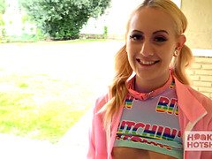 Anal, Pik sutte, Langt ned i halsen, Komme på ansigtet, Give finger, Spil, Bryster, Våd