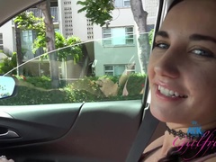 On her last day, Jade make the most of Hawaii.