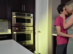 Μεγάλα βυζιά, Χοντρούλα, Ζευγάρι, Ώριμη γυναίκα, Θηλές, Ξυρισμένη, Ελαφρύ, Μητριά