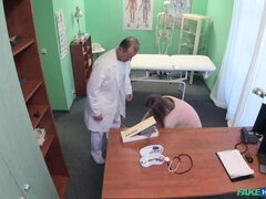 Amateur, Gros seins, Médecin, Lesbienne, Léchez, Infirmière, Uniforme, Voyeur