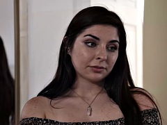 Tussi, Grosse titten, Braunhaarige, Betrug, Hausfrau, Pornostars, Titten, Ehefrau