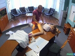 Grosser arsch, Grosser schwanz, Blasen, Hundestellung, Natürlichen titten, Büro, Muschi, Jungendliche (18+)