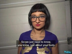 Μεγάλος πούτσος, Μεγάλα βυζιά, Πίπα, Μελαχροινή, Σε στάση σκύλου στα τέσσερα, Λεφτά, Κοντά μαλλιά, Βυζιά