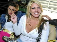 18, Perse, Iso kulli, Takaapäin, Luonnolliset tissit, Laiha, Teini, Tissit