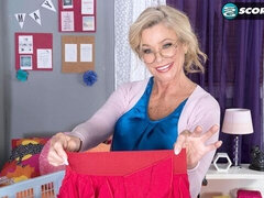 Amatéri, Bbw, Veľký zadok, Blondína, Macaté, Prstovanie, Masturbácia, Stripping