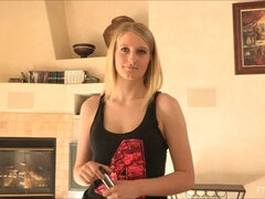 In den arsch, Nahaufnahme, Doppelpenetration, Kleid, Absätze, Solo, Spielzeuge, Unter dem rock