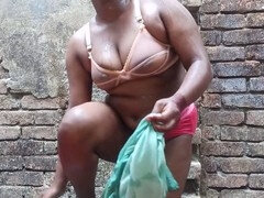 18 ans, Cul à la bouche, Tante, Salle de bains, Indienne, Léchez, De plein air, Nénés