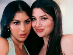 Stor røv, Give finger, Lesbisk, Lingerie, Mor jeg gerne vil kneppe, Fisse, Stripning, Bryster