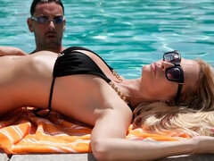 Loiroa, Boquete, Gozar na boca, Jato de porra, Transar de quatro, Punheta, Beijar, Tatuagem