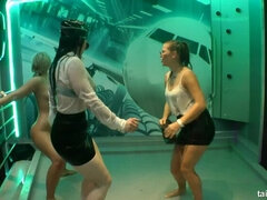 Grosse titten, Blondine, Bekleidet, Tanzen, Interrassisch, Nackt, Satin, Erotischer film