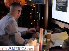 Grote kont, Grote lul, Grote mammen, Blond, Pijpbeurt, Handbeurt, Natuurlijke tieten, Orgasme