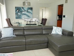 큰 가슴, 오랄섹스, 흑갈색 머리, 사정 샷, 음경, 핑거링, 핸드잡, 다른 인종간의