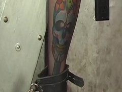 Kötözés – fegyelmezés, Kötözés, Gesztenyebarna, Fétis, Leszbikus, Régebbi évjáratú pornó