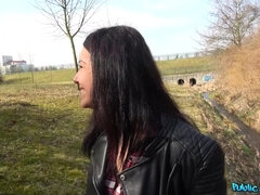 Amatéři, Brunetka, Přírodní prsa, Venku, Na veřejnosti, Ruské, Seřezání, Kozičky