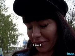 Grosse bite, Brunette brune, Gorge profonde, Fille latino, Argent, Public