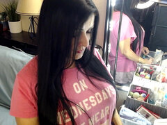 Yawning MILF Doing Makeup/nails Some Chat