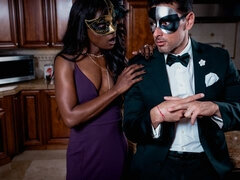 黒人, フェラチオ, バック, 毛深い, 手コキする, 異人種間, キッチン, ティーン