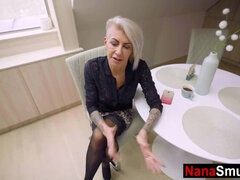 Pik sutte, Familie, Bedstemor, Ældre kvinde, Tabu