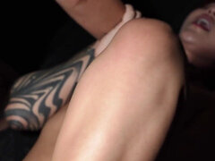 Amatőr, Cumizás, Ondó fröcskölés, Ujjazás, Latin lány, Vöröshajú, Tetkó, Begyek