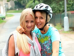 Iso perse, Isot tissit, Blondi, Sormetus, Lesbo, Itsetyydytys, Pillu, Tissit