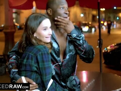 Gros cul, Noire, Sucer une bite, Brunette brune, Interracial, Chevaucher, Adolescente, Nénés