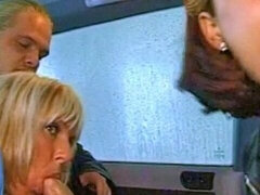 Amatör, Avsugning, Brittisk, Bil, Milf, Utomhus, Offentlig, Retro