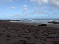 Spiaggia, Bionda, Sfavillanti, Orgasmo, All'aperto, Punto di vista pov, Guardone, Bagnata