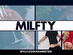 Stor kuk, Stora tuttar, Cougar, Sperma shot, Långt ner i halsen, Milf, Mamma, Skriker