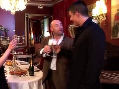 Bambino, Pompino, Doppia penetrazione, Francese, Leccata, Orgia, Tette, D'annata